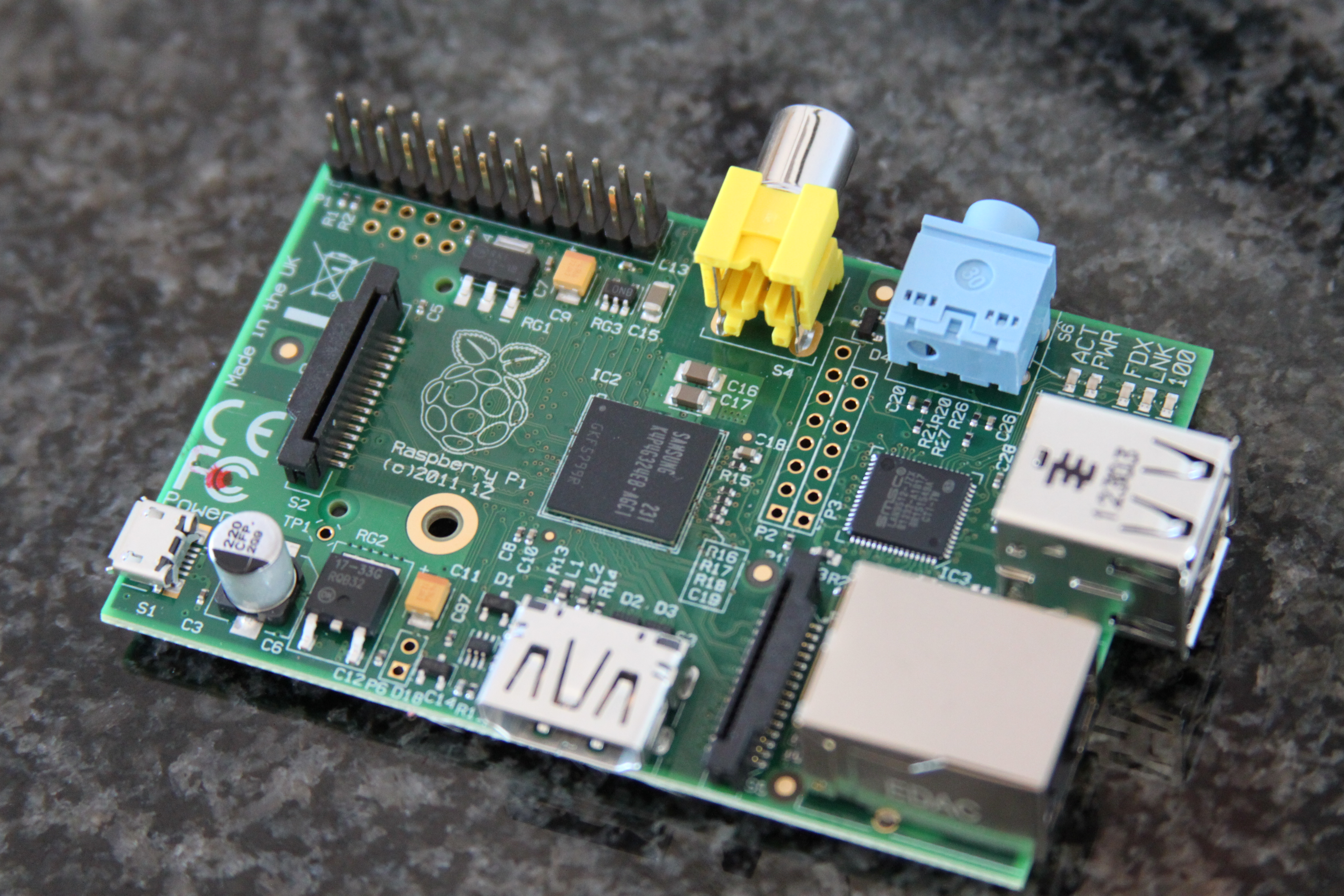 Raspberry Pi Model B - 512 Mo